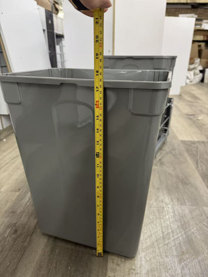 Picture of B18-Trash can-1